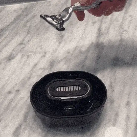 منظف شفرات الحلاقة